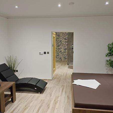 Penzion A Wellness - Jilan, Naves Svobody 39, ออลอโมตซ์ ภายนอก รูปภาพ