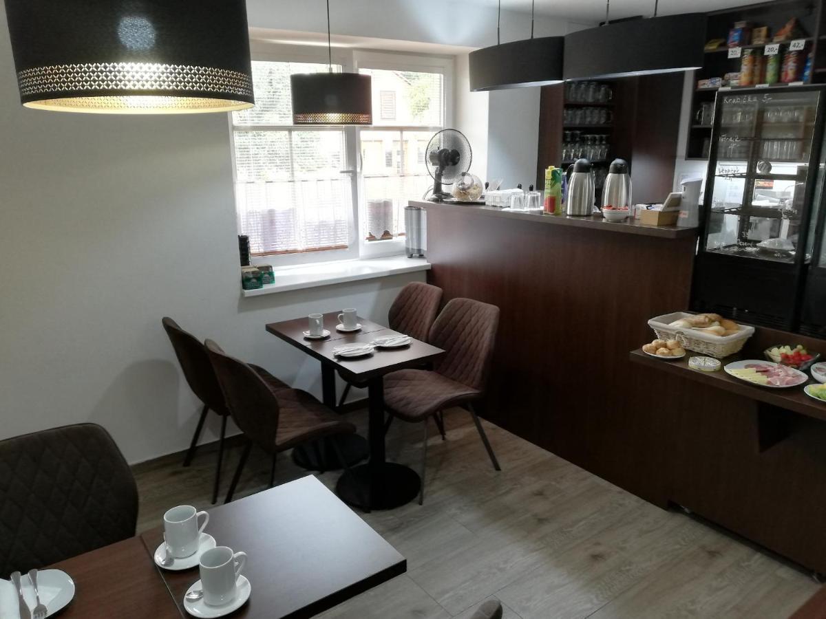 Penzion A Wellness - Jilan, Naves Svobody 39, ออลอโมตซ์ ภายนอก รูปภาพ