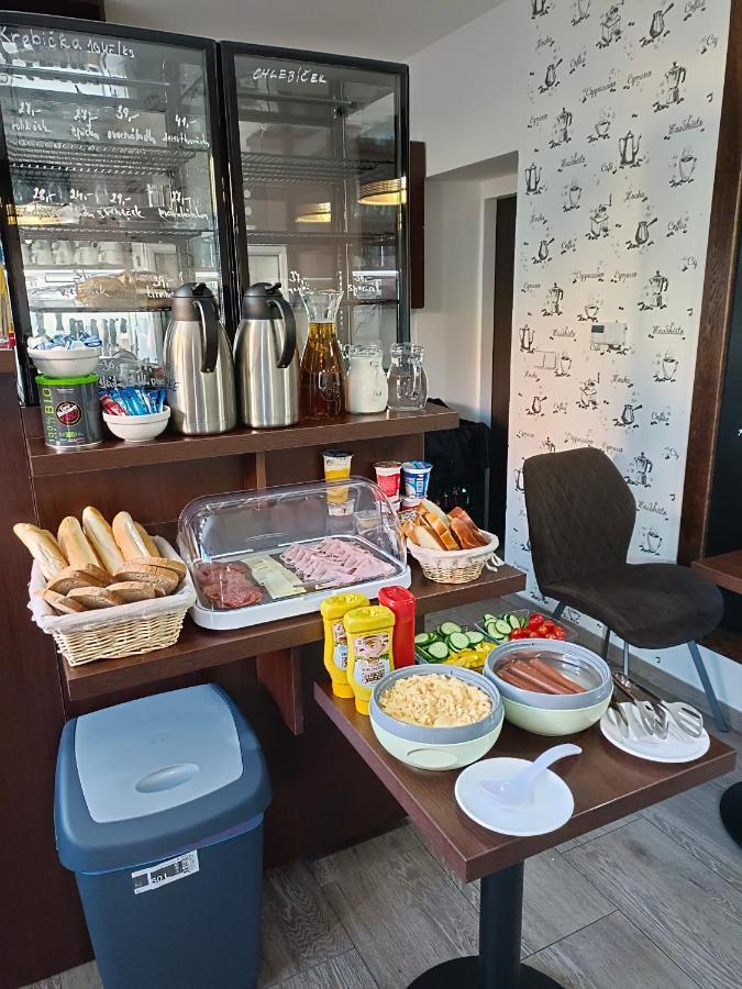 Penzion A Wellness - Jilan, Naves Svobody 39, ออลอโมตซ์ ภายนอก รูปภาพ