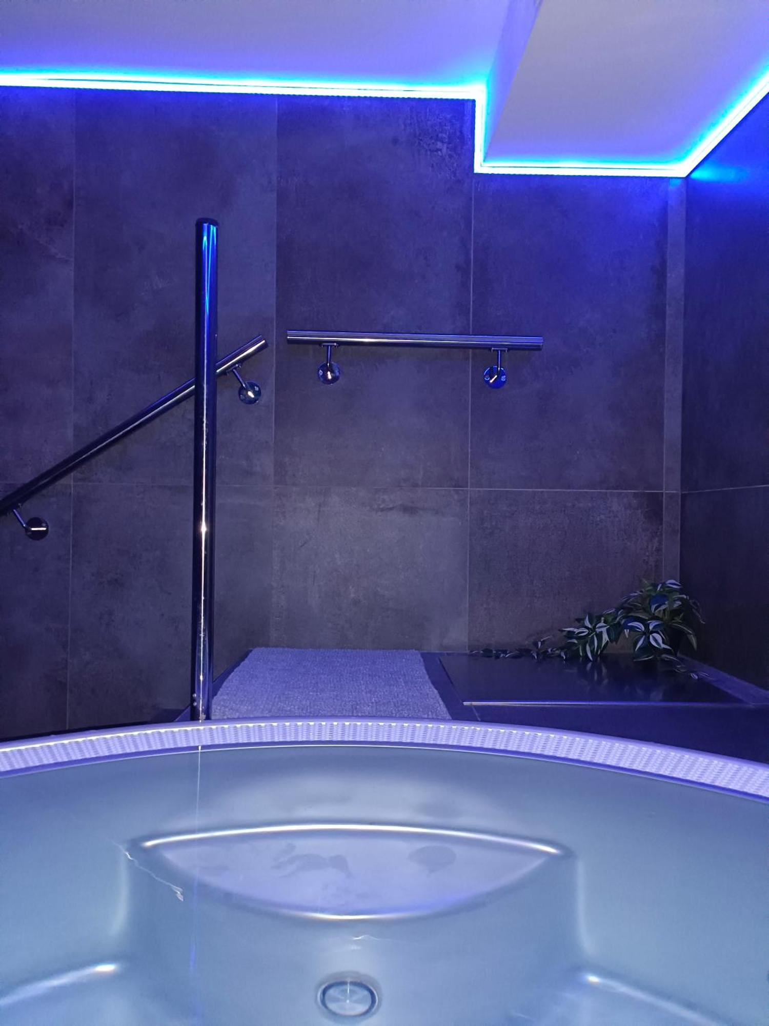 Penzion A Wellness - Jilan, Naves Svobody 39, ออลอโมตซ์ ภายนอก รูปภาพ